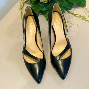 Nine West Leather Dress Shoe.